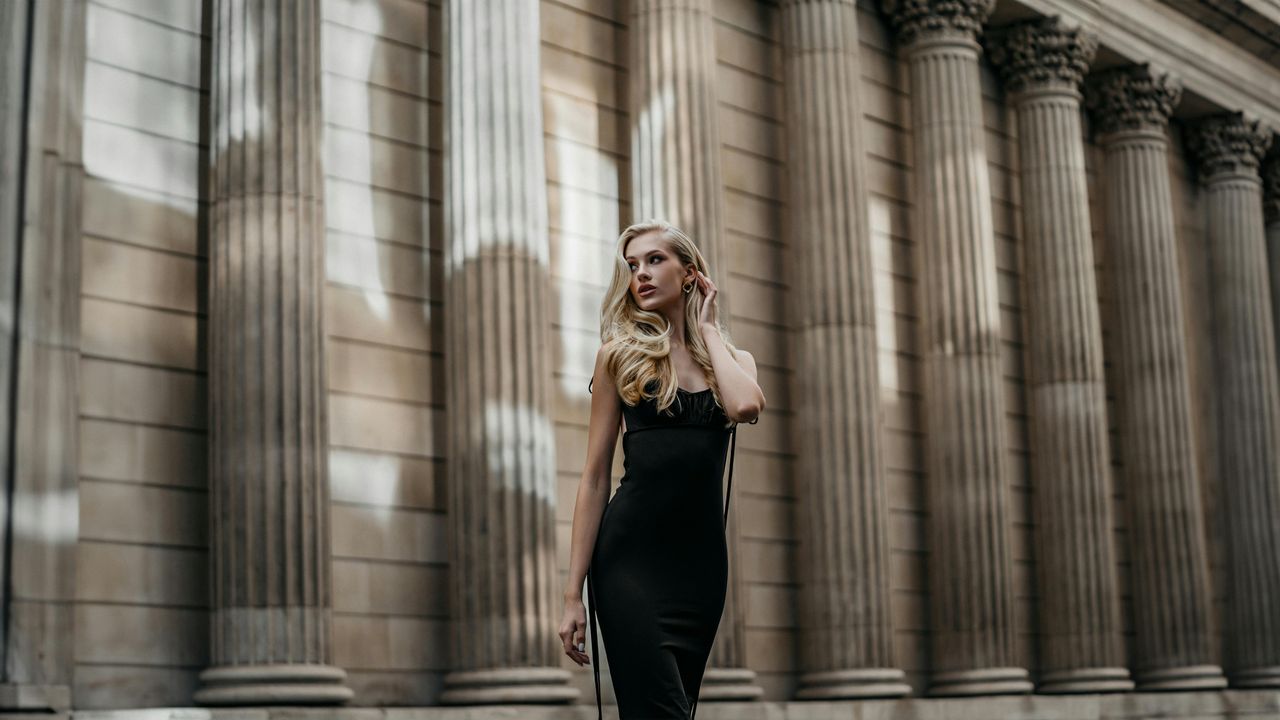 Jakie buty do małej czarnej, by stworzyć zjawiskowy look?