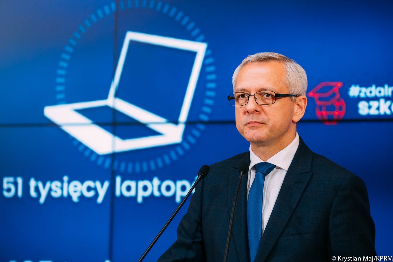 Niemal 15 000 fałszywych stron internetowych. Rząd zaleca ostrożność