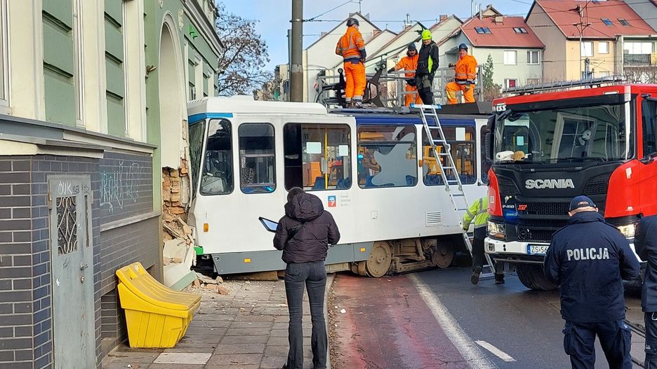 Wykolejenie tramwaju na ul. Parkowej w Szczecinie