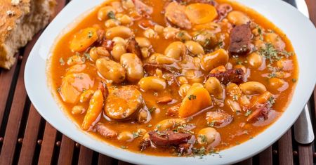 Fasolkę po bretońsku gotuję tylko na tym mięsie. Jest jeszcze bardziej aromatyczna i sycąca