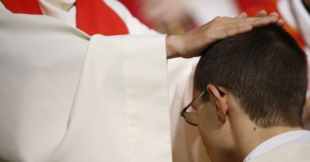 Cios w Kościół. Doniesienia z Niemiec. Liczby są alarmujące