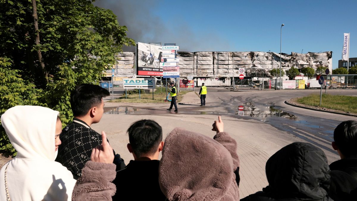 Po?ar centrum handlowego przy Marywilskiej
Fot. Pawel Wodzynski/East News, Warszawa, 12.05.2024. Pozar hali targowej przy ul. Marywilskiej 44 na stolecznej Bialolece.
Pawel Wodzynski
