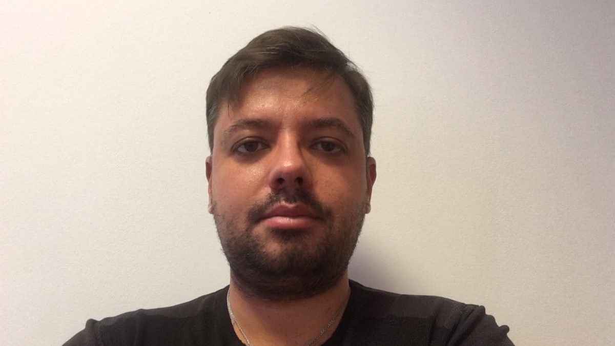 Aktywista zmodyfikował godło Polski