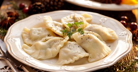 Dodaję do ciasta dwie szklanki zdrowego napoju. Nikt nie robi tak dobrych pierogów jak ja
