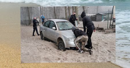 Kołobrzeg. Zakopał się autem na plaży, teraz ma kłopoty