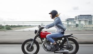 Motocykl dla niskiej osoby. Jaki wybrać, aby było wygodnie i bezpiecznie