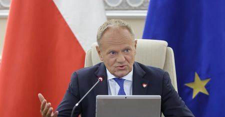 Spór o akcyzę. Tusk z nowym apelem do prezydenta. "Proszę podpisać"