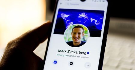 Facebook pomoże małym i średnim firmom w Polsce. Uruchamia specjalną platformę ze szkoleniami online