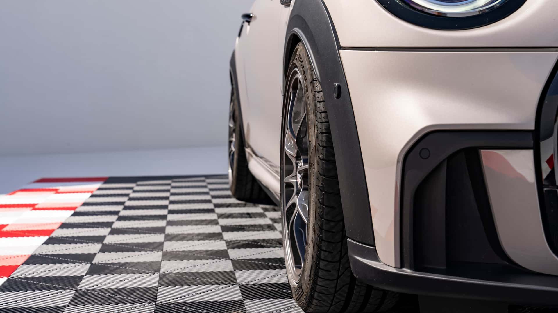 Mini John Cooper Works Bulldog Racing Edition
