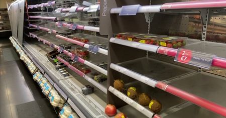 Puste półki w sklepach w Dublinie. Wszystkiemu winny Brexit