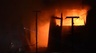 Malbork: Nocny pożar przy ulicy Matejki. Spaliło się budynek gospodarczy