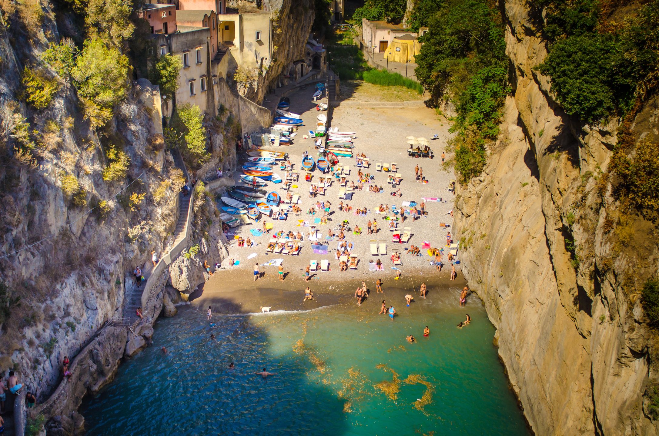 Plaża Fiordo di Furore zachwyca położeniem