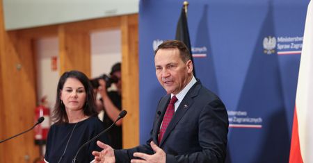 Sikorski odpowiedział dziennikarzowi z Niemiec. "To Polska jest ofiarą"