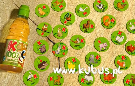 Naklejki pod etykietami w promocji napojów Kubuś (wideo)