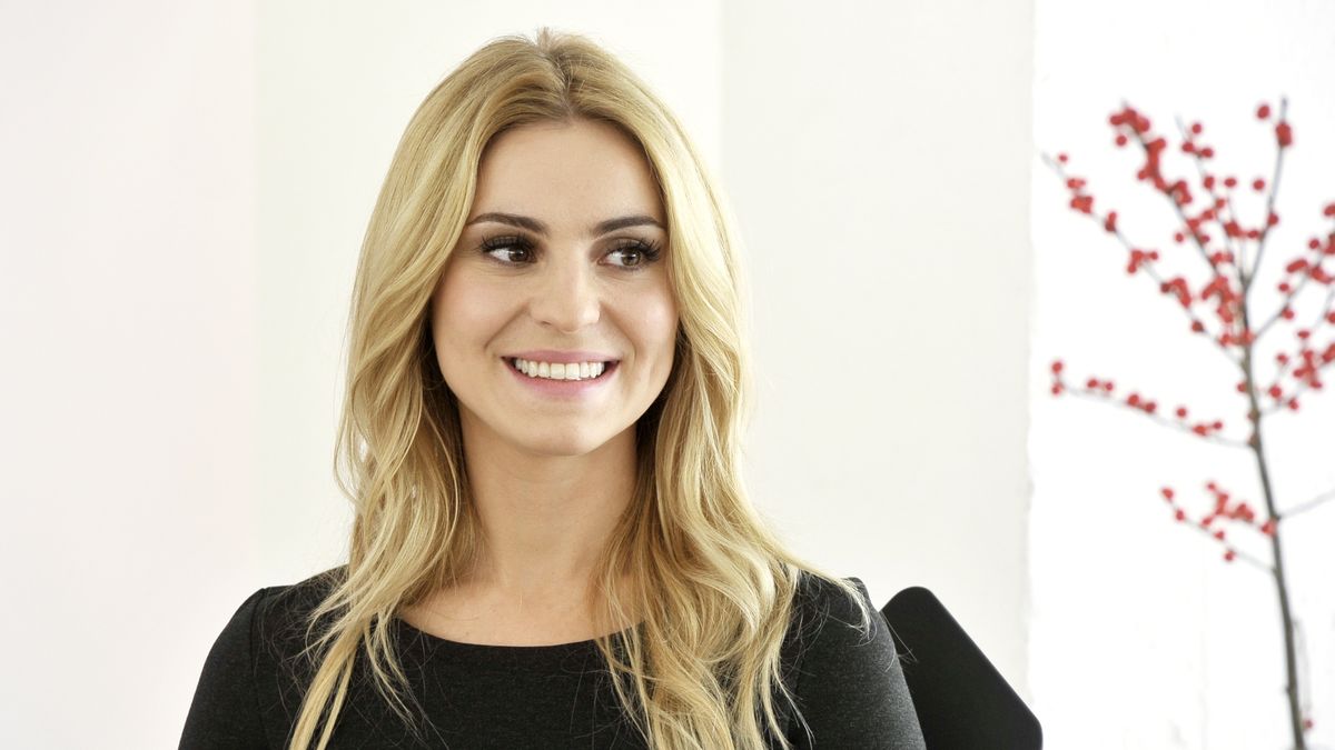 scena z: Katarzyna Tusk, SK:, , fot. Niemiec/AKPA
"Elementarz Stylu" Katarzyny Tusk, BINARY<(18) bytes>, październik 2015, portret, makijaż, BINARY<(6) bytes>, usta różowe, BINARY<(12) bytes>, BINARY<(15) bytes>, BINARY<(19) bytes>, BINARY<(8) bytes>, Katarzyna Tusk