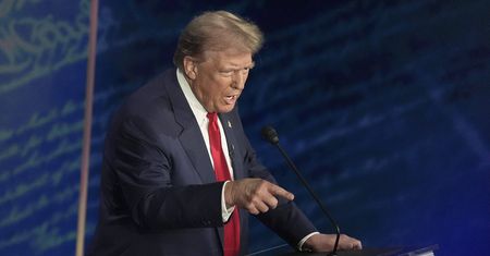 33 do 1 dla Trumpa. Niechlubny licznik podczas debaty