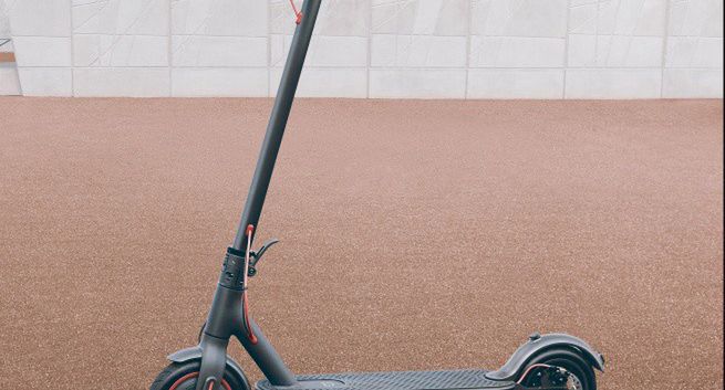Xiaomi: hulajnoga Mi Electric Scooter Pro w Polsce za 2199 zł (wideo)
