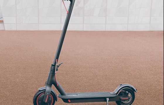 Xiaomi: hulajnoga Mi Electric Scooter Pro w Polsce za 2199 zł (wideo)