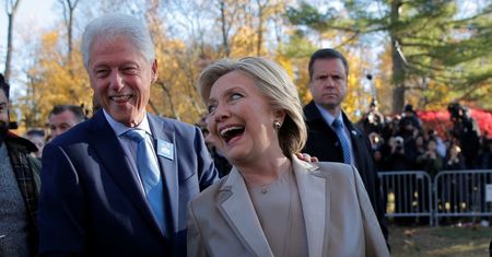 OSTATNIE GODZINY KAMPANII WYBORCZEJ: Hillary, Bill i Trump już zagłosowali (ZDJĘCIA)