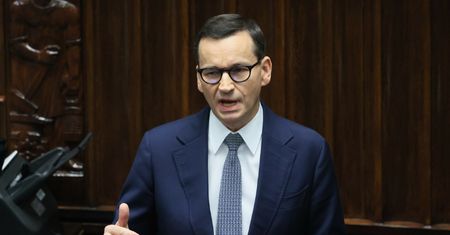 TYLKO NA PUDELKU: Ekspertka od mowy ciała analizuje expose Mateusza Morawieckiego: "Widać, że jest ZESTRESOWANY"