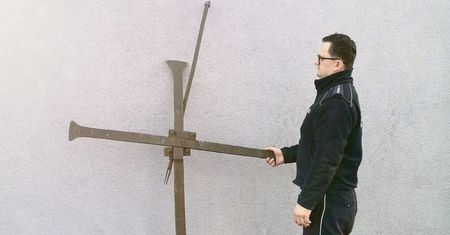 Ukradł zabytkowy krzyż. Wpadł z własnej głupoty