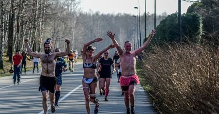 Katowice. 5 km biegu i 600 śmiałków, by wejść do lodowatej wody