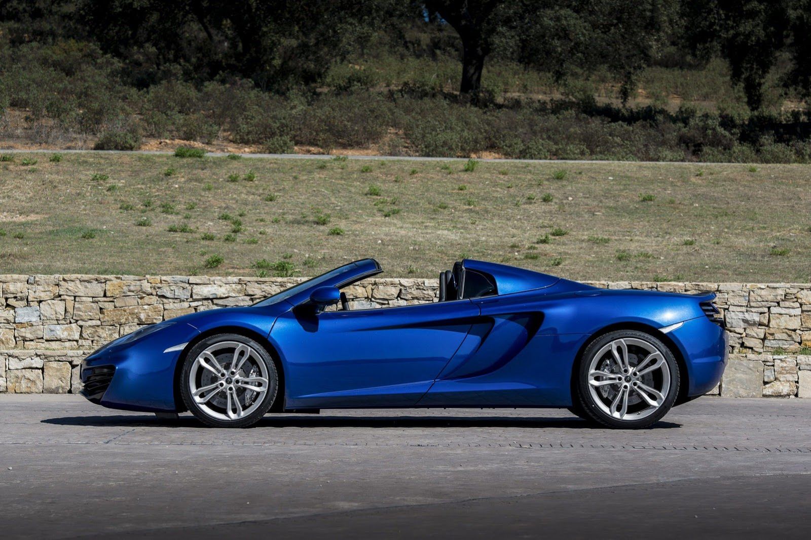 McLaren MP4-12C Spider - obszerna galeria prosto od producenta 16
