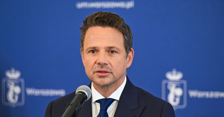 Są dymisje. Trzaskowski poinformował o rezygnacjach po aferze
