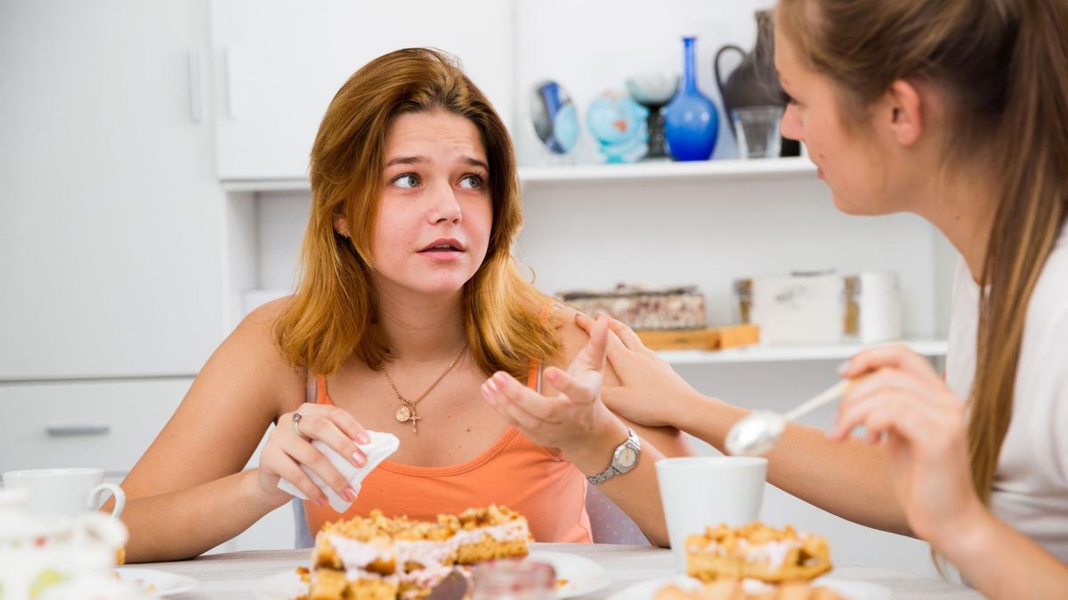 123rf.com Niezdrowa żywność może szkodzić zdrowiu i urodzie 