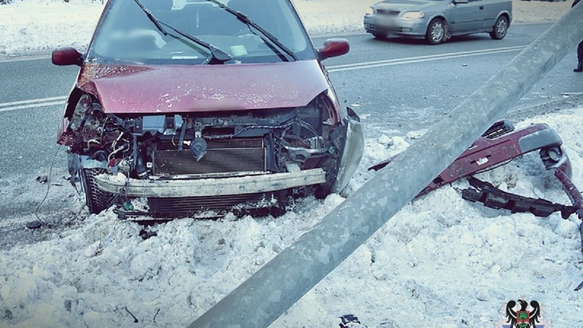 Rozbił renault i oddalił się z miejsca zdarzenia