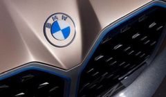 Nowe logo BMW to zmiana na lepsze. „Takie marki powinny być krok do przodu” (opinie)