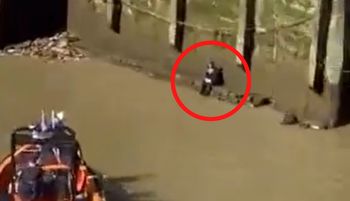 Myśleli, że to manekin. Akcja nad Tamizą. Nagranie obiegło sieć