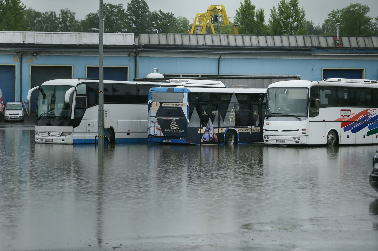 Zalana zajezdnia autobusowa w Bielsku-Białej