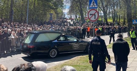 Tłumy na pogrzebie Litewki. "Życie nie jest sprawiedliwe"