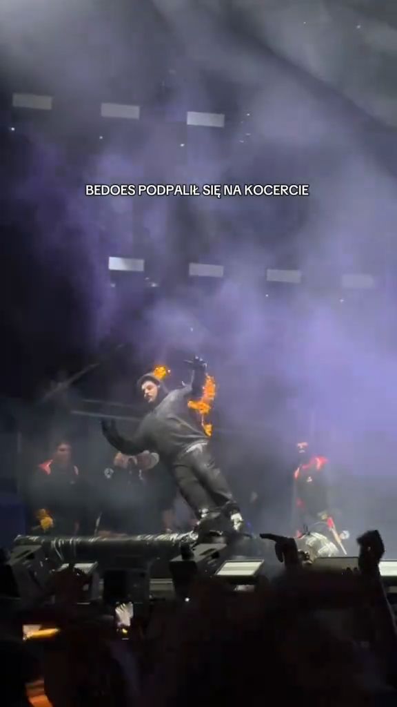 Bedoes podpalił się na scenie