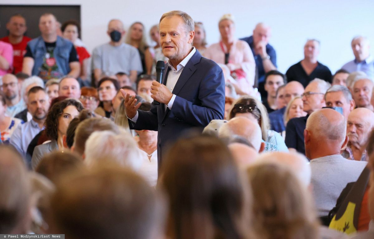 Donald Tusk krytykuje działania władzy wobec katastrofy ekologicznej na Odrze
