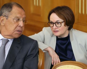 Rosjanie muszą mocniej zacisnąć pasa. Bank Centralny Rosji obniżył prognozy cen ropy