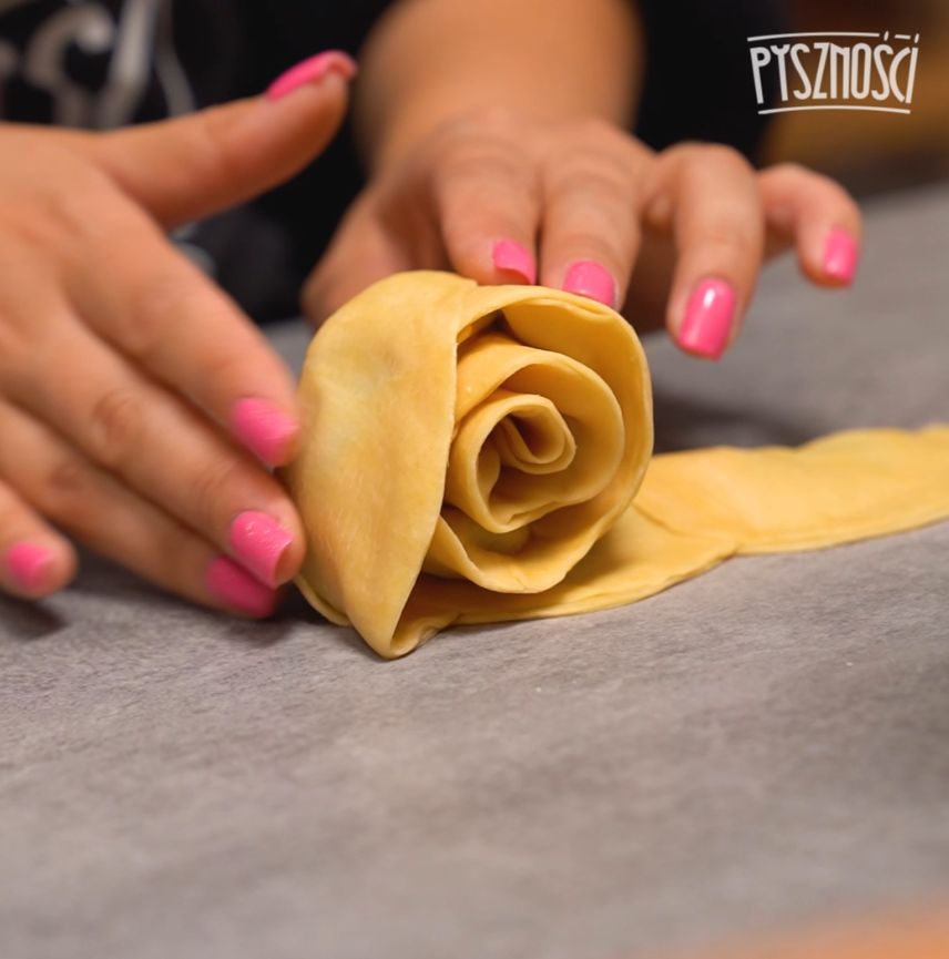 Pasta roses