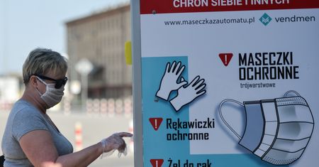 Koronawirus w Polsce. Co przyniesie październik? Ekspert prognozuje