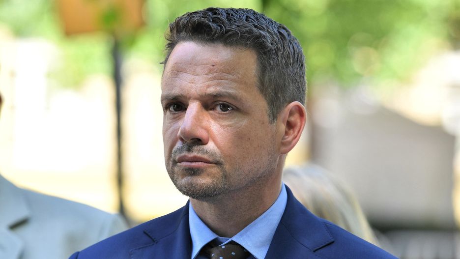 Rafał Trzaskowski powinien odejść z PO? Jest nowy sondaż