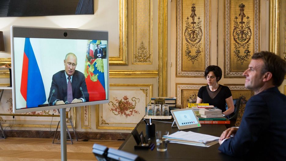 Emmanuel Macron rozmawiał z prezydentem Rosji. Putin: "Kijów nie jest gotowy"