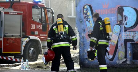 Pożar w bloku na Mokotowie. Dwie osoby ranne