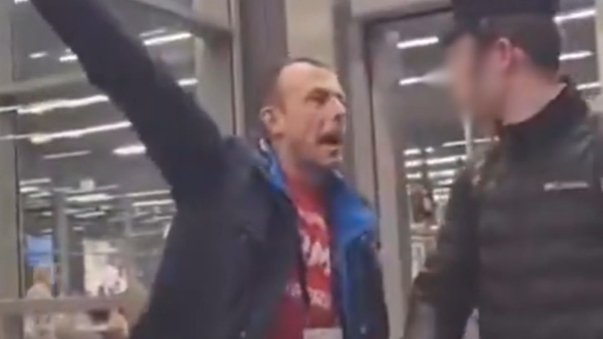 "Rado z Londynu" zaatakował Żydów na lotnisku.