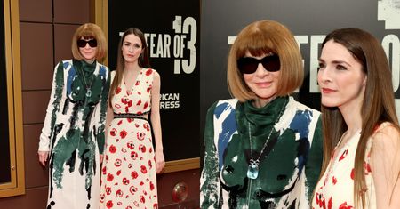 RZADKI WIDOK: Anna Wintour melduje się z 39-letnią córką na premierze sztuki na Broadwayu. Podobna do słynnej mamy? (ZDJĘCIA)