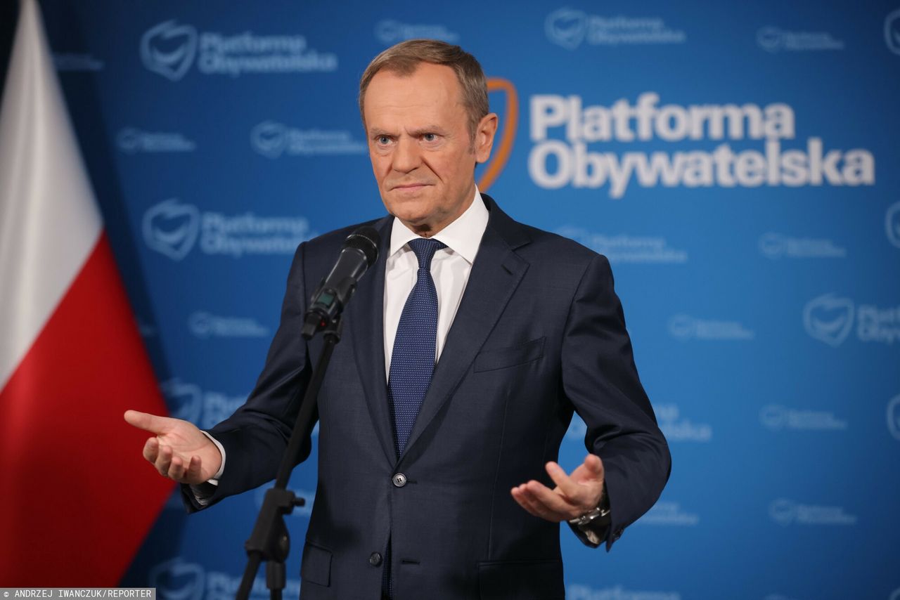 Tusk stracił prawo jazdy. Politycy Platformy zabrali głos 