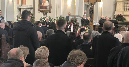 "Nigdy sobie nie wybaczę". Kaczyński na pogrzebie Barbary Skrzypek