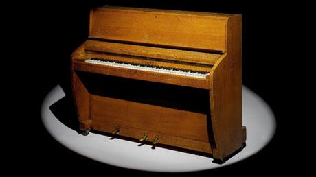 Pianino Beatlesów jest do kupienia na angielskiej aukcji 1