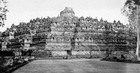 Zagadkowa Borobudur