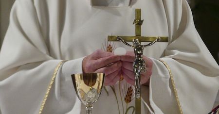 Hejt na ofiary księdza. Sąd przyznał odszkodowanie