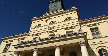 Ponad 15,2 mln zł szkody na rzecz Skarbu Państwa. Sprawa z ratuszem w tle